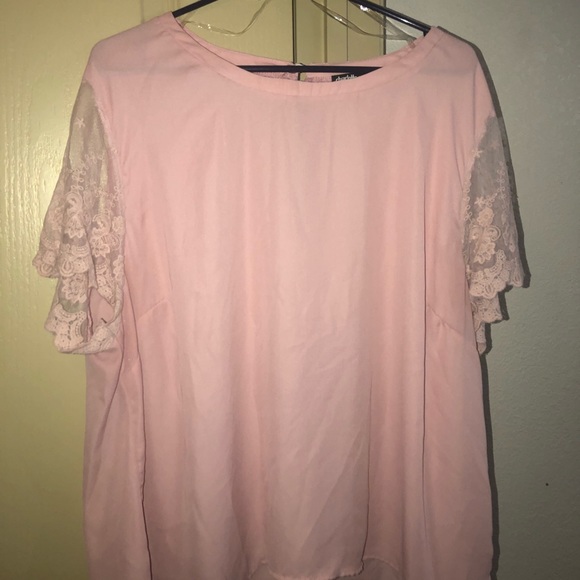 Selling Plus size tops - Picture 3 of 8